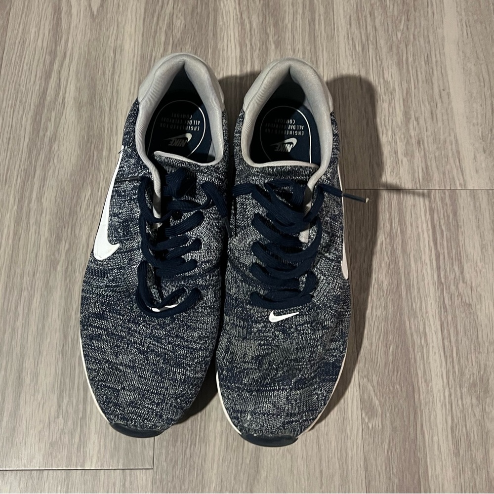 Nike Men's Blue and White Knit Sneakers size 13 - Picture 2 of 7